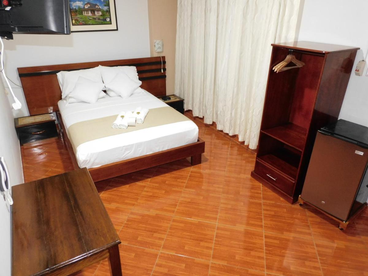 Hotel Tambopata Inn プエルト・マルドナード エクステリア 写真