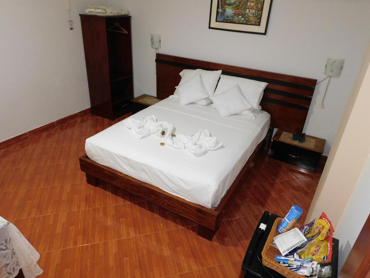 Hotel Tambopata Inn プエルト・マルドナード エクステリア 写真