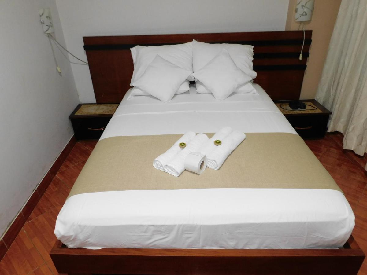 Hotel Tambopata Inn プエルト・マルドナード エクステリア 写真
