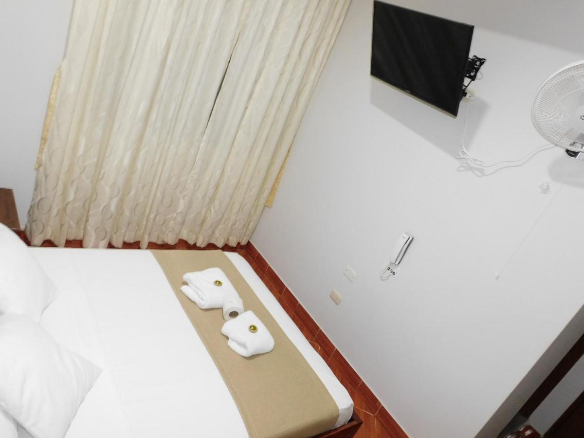 Hotel Tambopata Inn プエルト・マルドナード エクステリア 写真