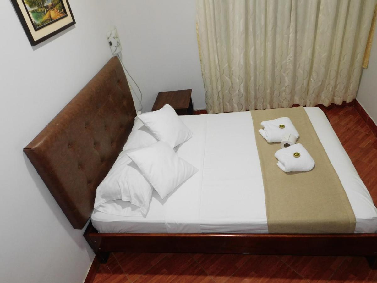 Hotel Tambopata Inn プエルト・マルドナード エクステリア 写真