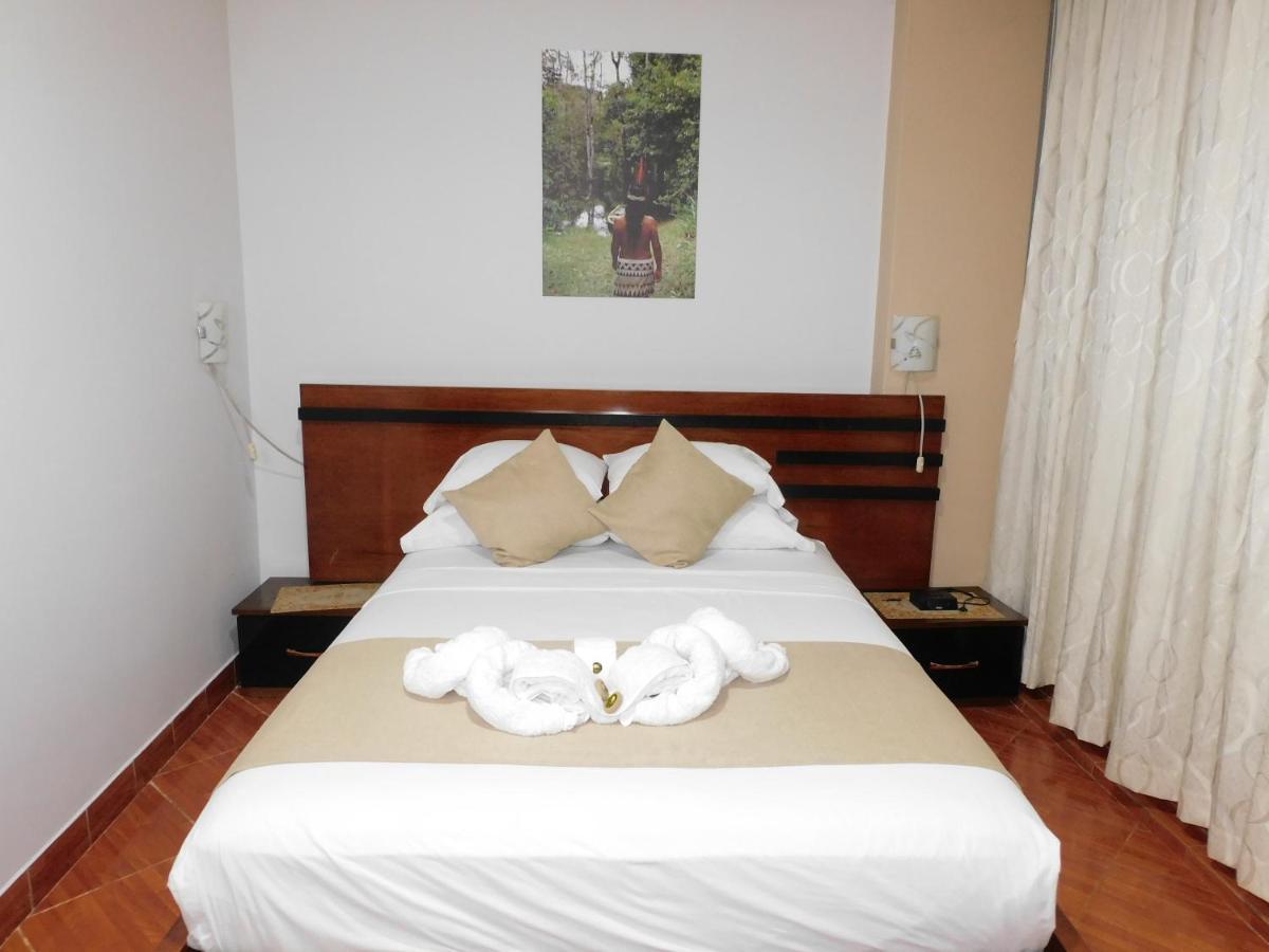 Hotel Tambopata Inn プエルト・マルドナード エクステリア 写真