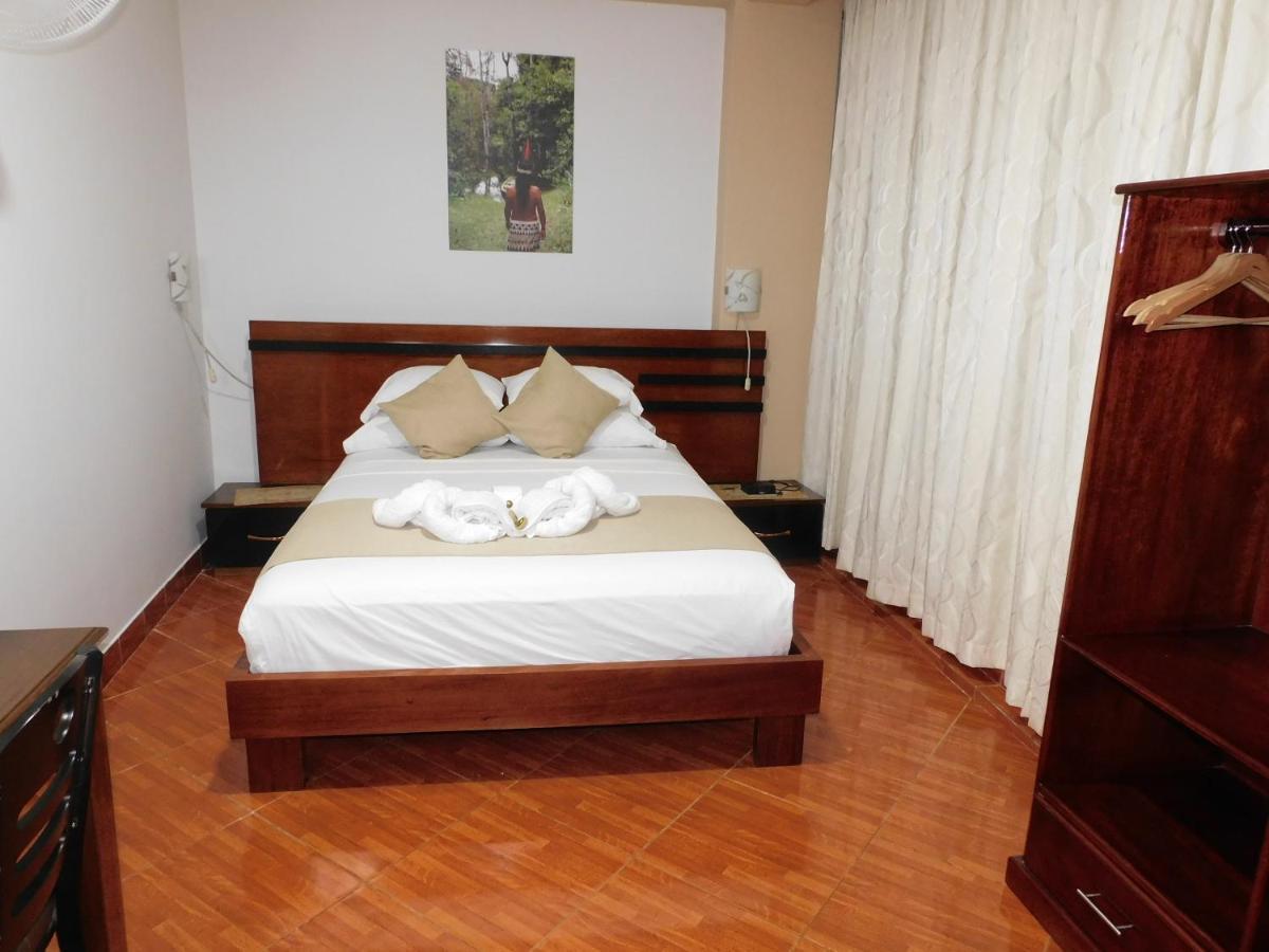 Hotel Tambopata Inn プエルト・マルドナード エクステリア 写真