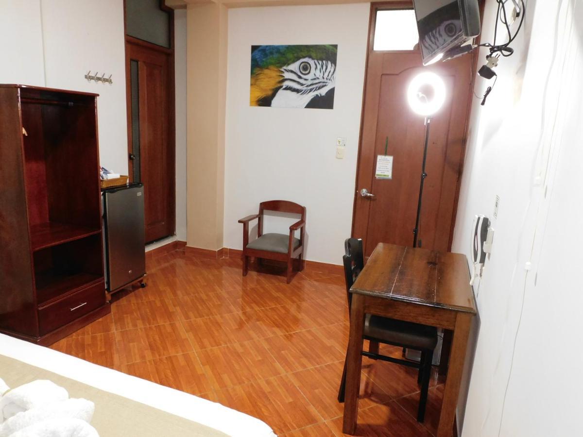 Hotel Tambopata Inn プエルト・マルドナード エクステリア 写真